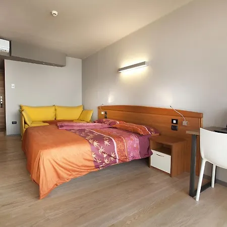 ホテル Ambienthotel 3*